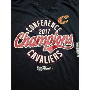 Cleveland Cavaliers 2017 NBA Champs Shirt 5th & Ocean Large